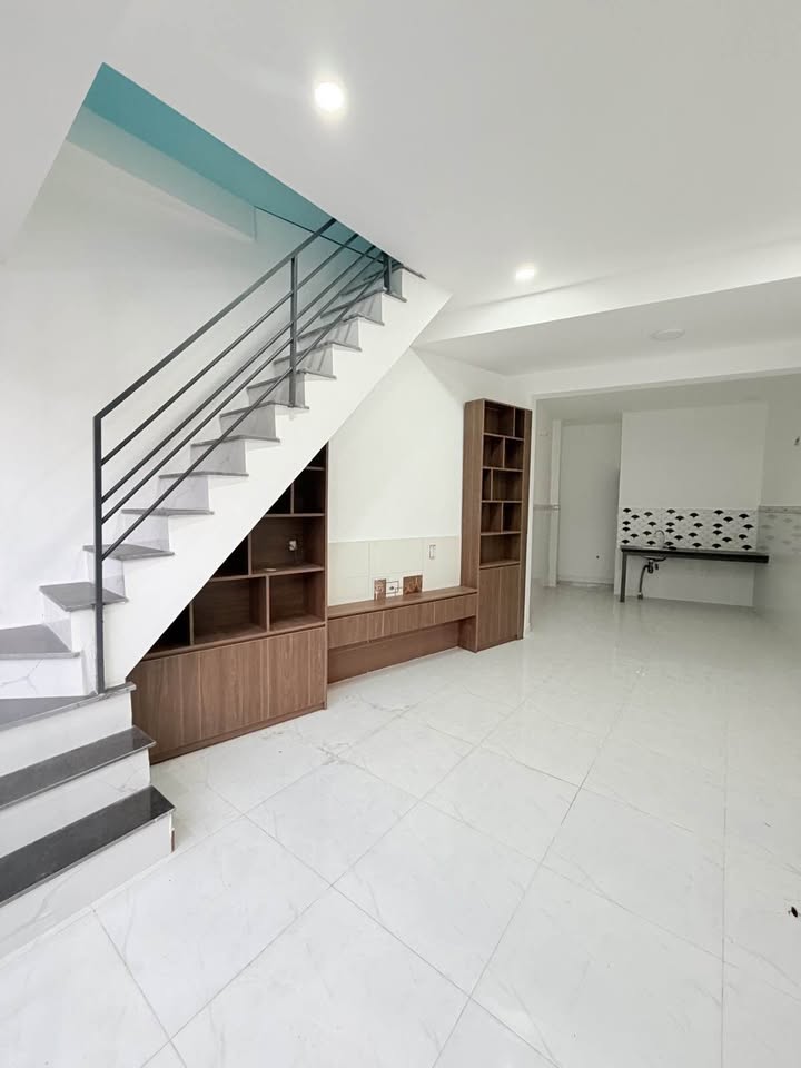 Nhà mặt tiền Tô Ngọc Vân, Quận 12, 38m² giá 2.25 tỷ - Cơ hội không thể bỏ lỡ!