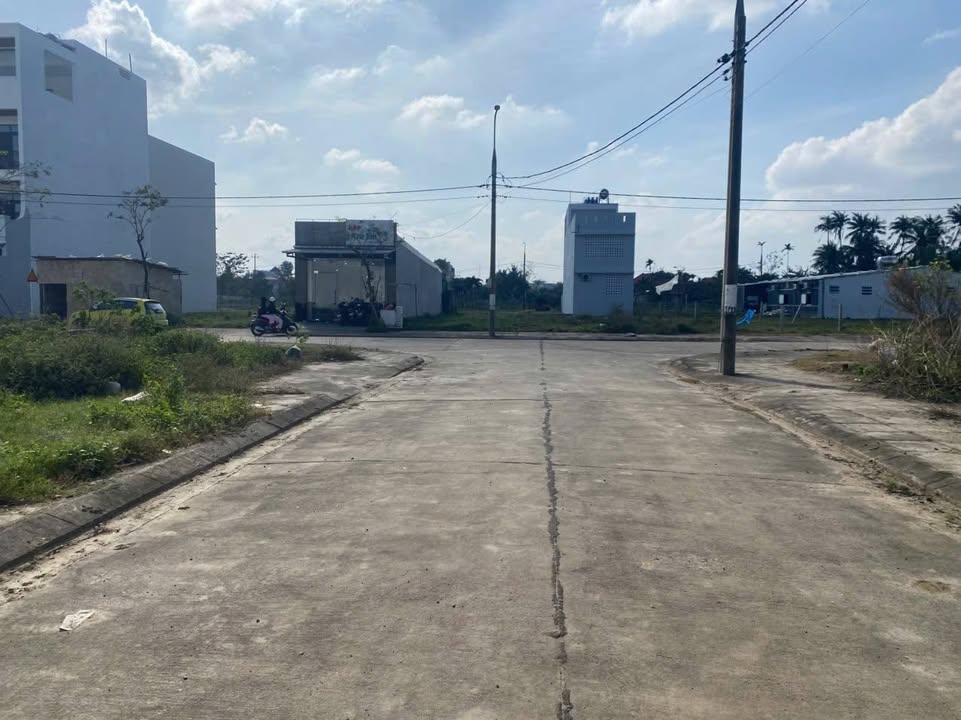 Đất nền khu dân cư số 7, Đông Hòa, 140m² giá chỉ 1.69 tỷ - Pháp lý đầy đủ!