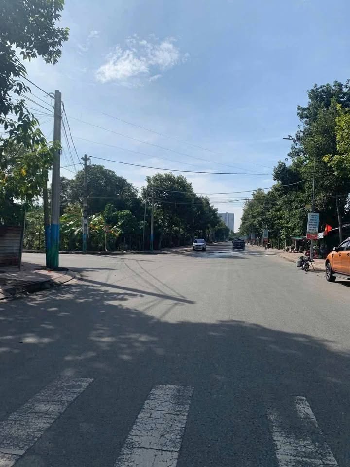 Lô đất đường Lái Thiêu 60, Khu phố Bình Đức, 105m² giá 5.5 tỷ - Sổ hồng công chứng ngay!