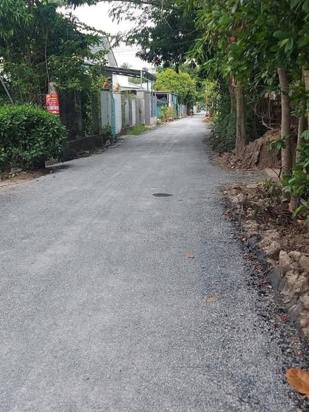 Nhà 1 trệt 1 lầu tại ấp Bích Trì - Giá 900 triệu, Gần chợ Hoà Thuận!