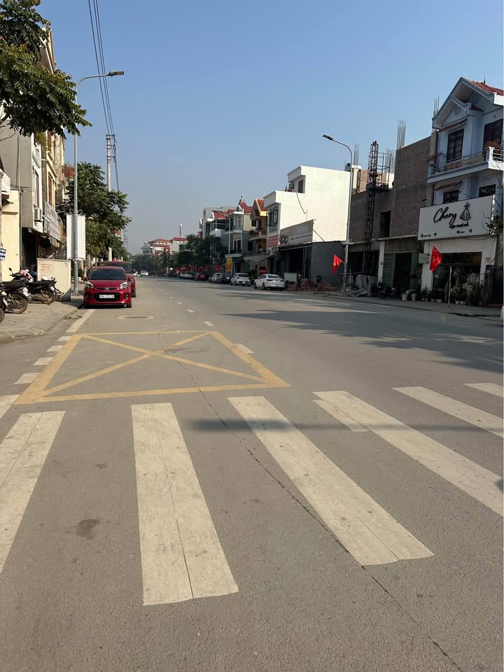 Đất thổ cư 93m² đường Bà Triệu, Lạng Sơn chỉ 2 tỷ - Vị trí trung tâm thuận lợi!