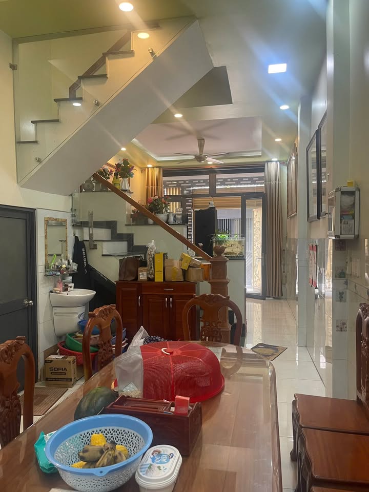 Nhà 1 Trệt 2 Lầu tại Trung Mỹ Tây, Quận 12 - Giá 5.7 tỷ, Sẵn sàng vào ở!