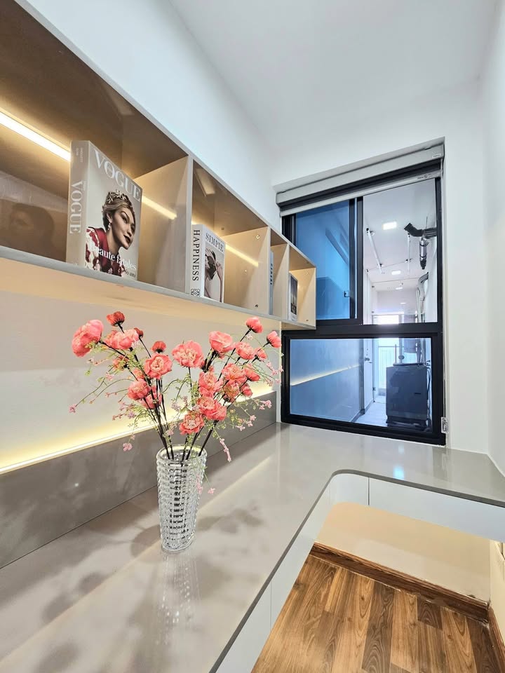 Căn hộ Tập thể tầng 1 Phố Chùa Bộc 43m² giá 5.x tỷ - Sổ đỏ chính chủ, giao dịch ngay!