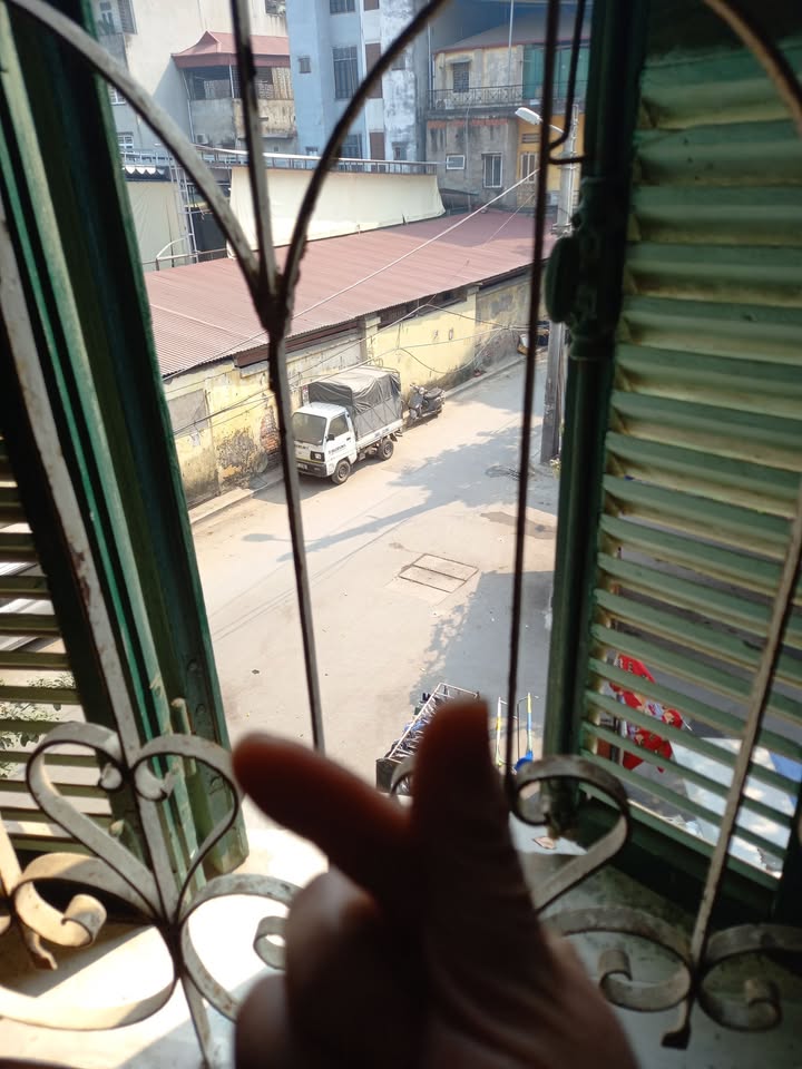 Căn hộ tập thể Cầu Giấy 31m² giá thỏa thuận - View đẹp lô góc