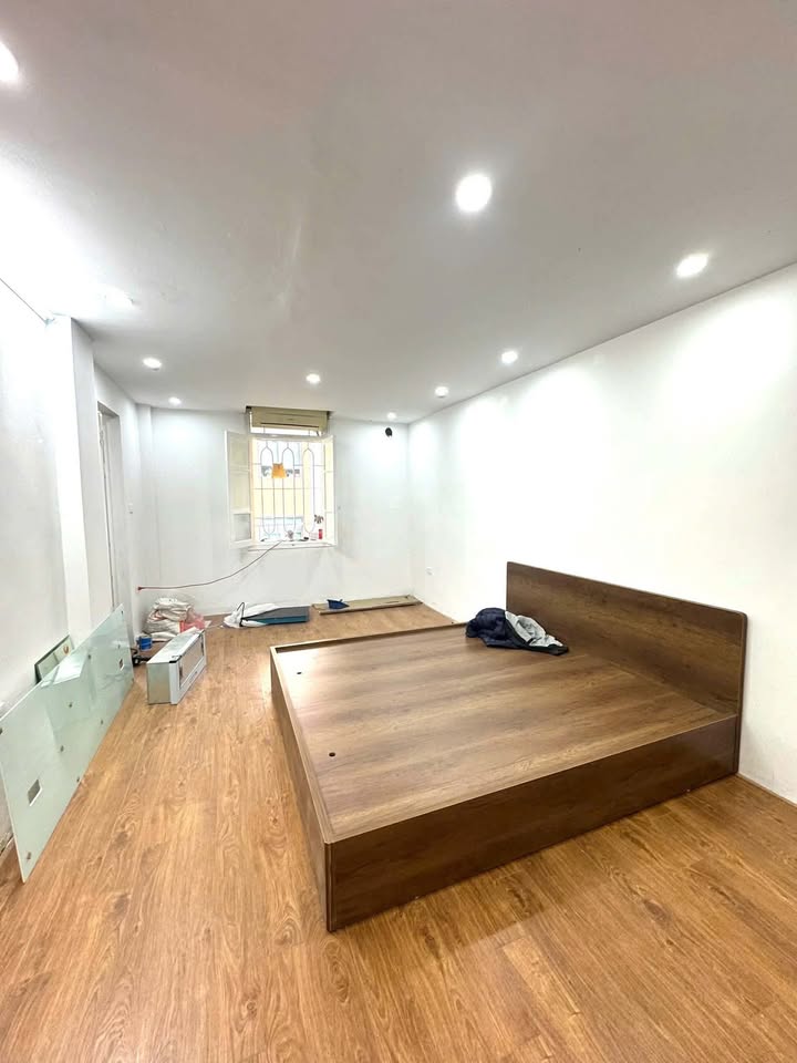 Căn hộ Tập Thể Khí Tượng Thủy Văn 80m² giá 5 tỷ - Ô tô đỗ cầu thang, 2 mặt thoáng!