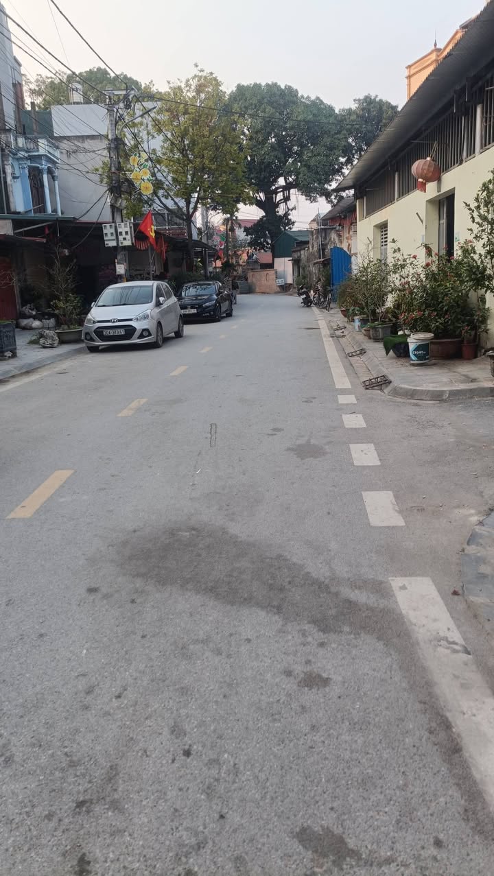 Đất nền 100m² thôn Trung thôn, Đông Hội - Mặt đường ô tô tránh nhau, giá 17 tỷ!