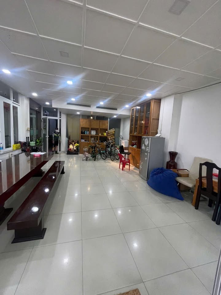 Bán nhà mặt tiền Hồng Bàng Nha Trang 177m² giá 33.7 tỷ - Kinh doanh sầm uất!