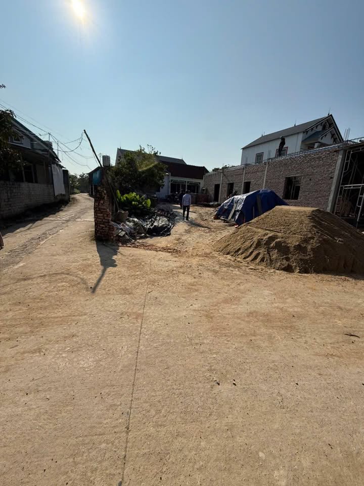 Đất nền lô góc 110m² tại Thị trấn Thắng, Hiệp Hòa - Chỉ 1 tỷ đồng!