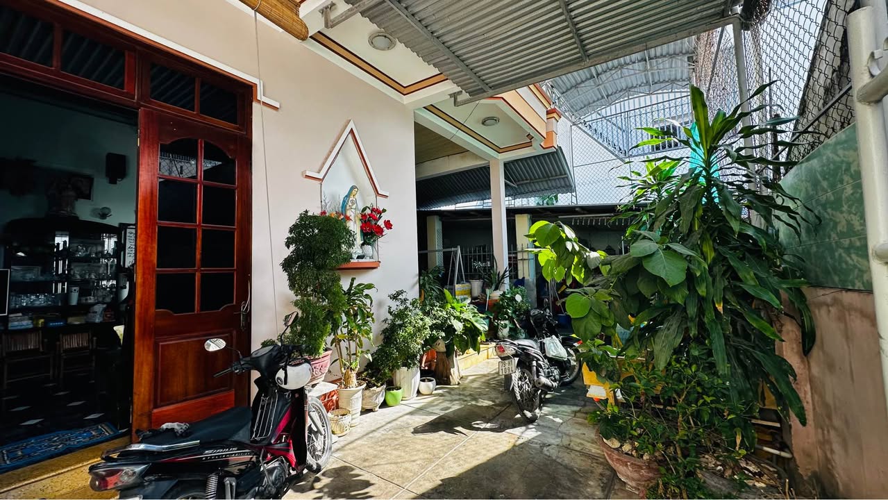 Nhà vườn Hòn Chồng Nha Trang 220m² giá 14 tỷ - Gần biển lý tưởng!