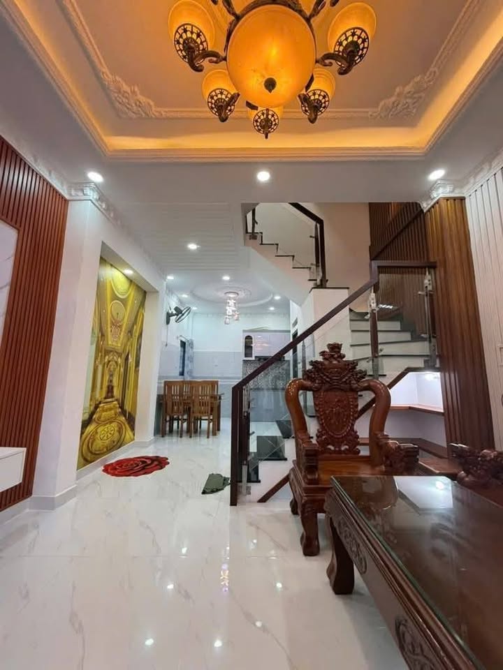 Nhà đẹp 2 tầng tại Lê Văn Khương, Q12 - Nội thất mới, xe hơi vào tận nơi!