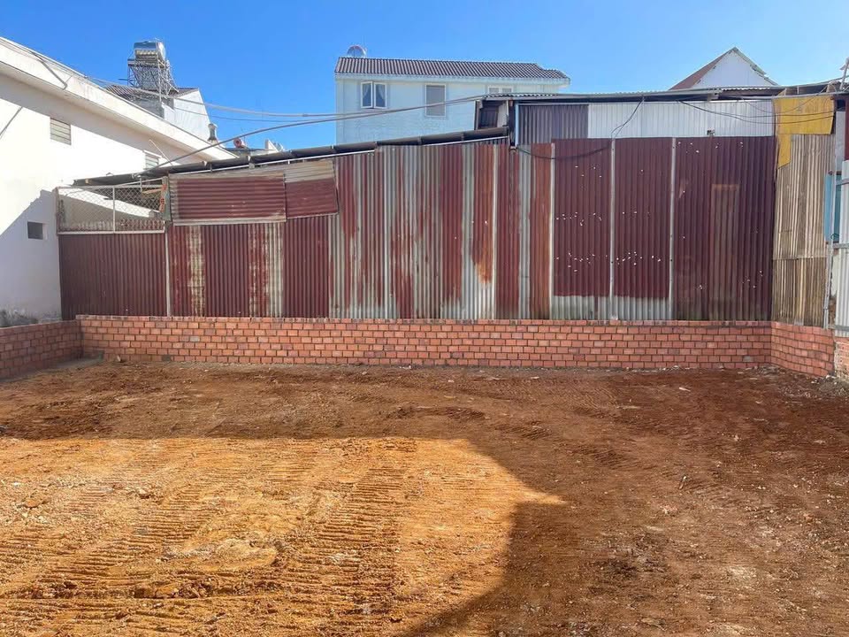 Đất nền mặt tiền đường Nguyễn Hữu Cầu, Đà Lạt 300m² giá 11 tỷ - Cơ hội đầu tư tuyệt vời!