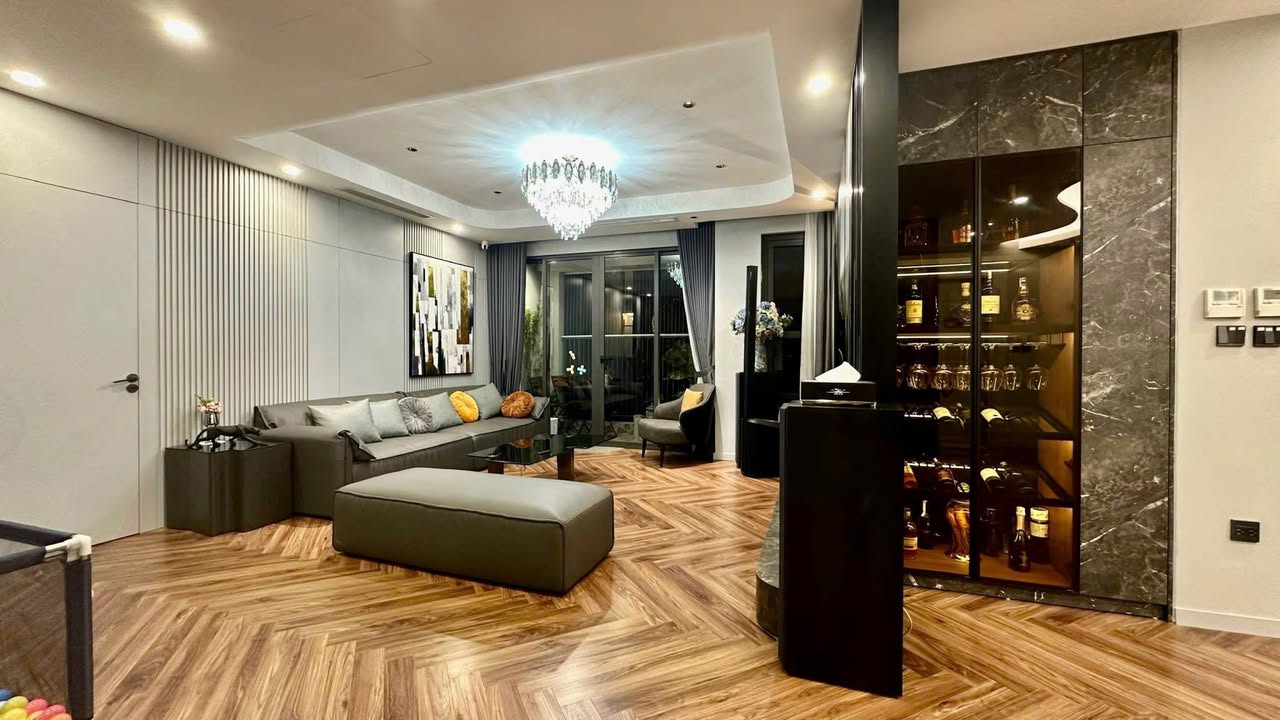 Căn hộ cao cấp Discovery 302 Cầu Giấy 155m² giá 12x tỷ - Căn góc đẹp nhất tòa!