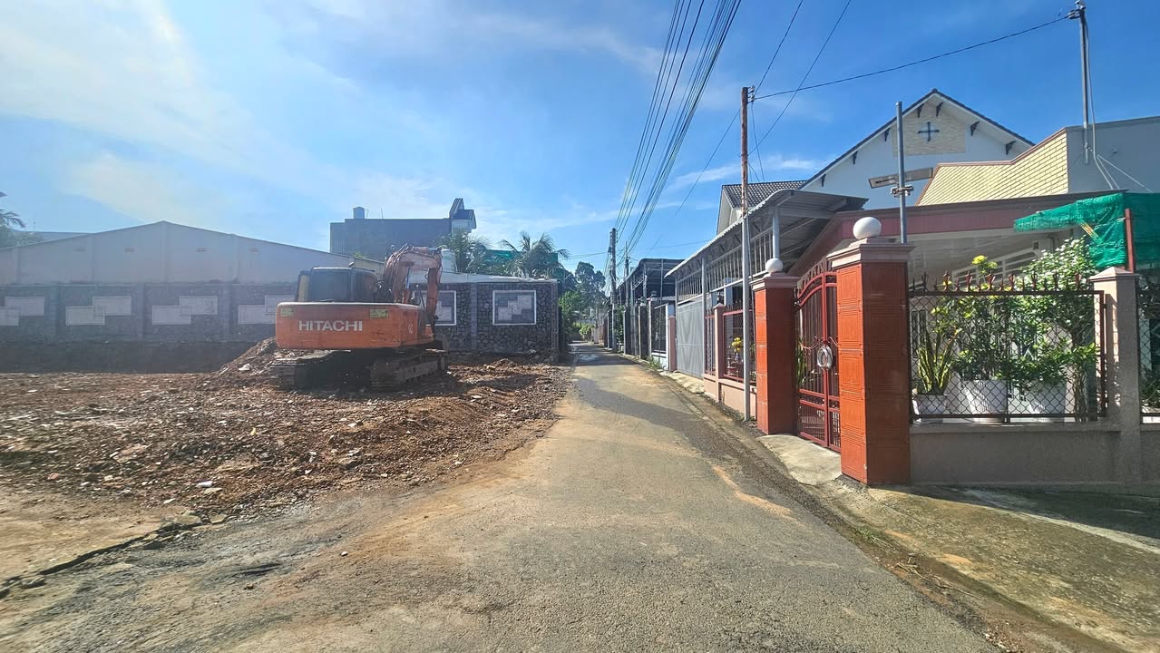 Đất nền góc Nguyễn Văn Lộng, Thủ Dầu Một 96m² giá chỉ 2.3 tỷ - Cơ hội đầu tư tuyệt vời!