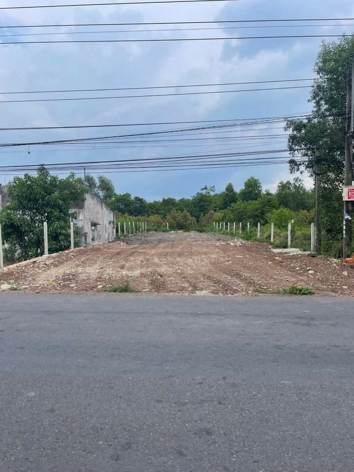 Bán gấp FrontHouse mặt tiền đường ĐH 508, Phú Giáo, 400m² chỉ 1.8 tỷ - Cơ hội đầu tư tuyệt vời!