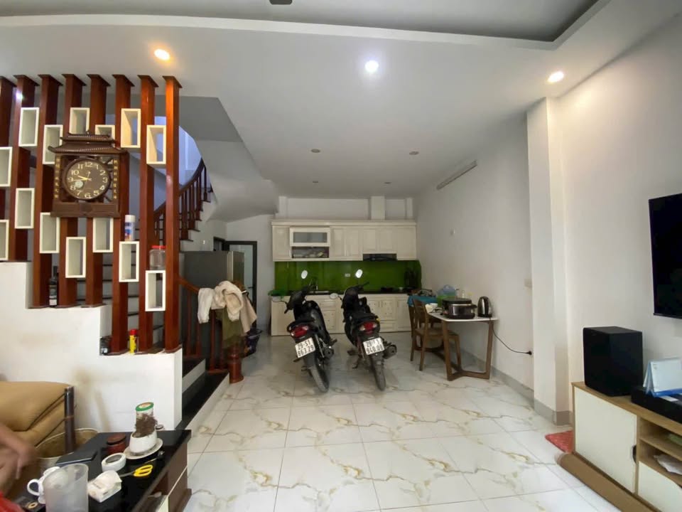 Nhà 4 tầng 40m² tại Xuân Phương - Gần phố Hoè Thị, giá thương lượng hấp dẫn!