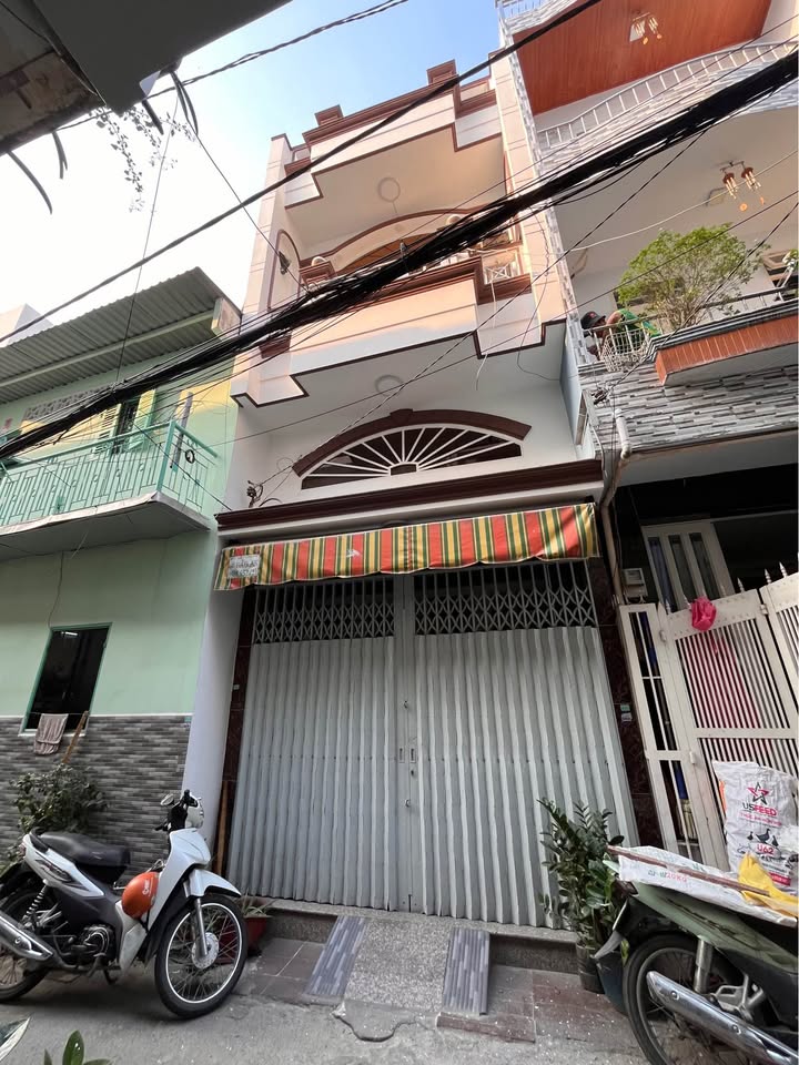 Nhà riêng Quận 6 40m² giá thỏa thuận - Thiết kế 3 tầng tiện nghi!