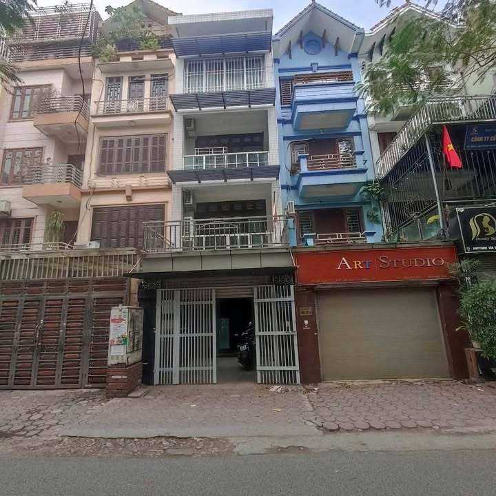 Nhà 4 tầng tại Trung Tâm Văn Quán 100m² giá 27.5 tỷ - Vị trí đắc địa kinh doanh