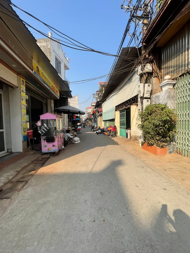 FrontHouse mặt chợ Mai Động 70m² giá 3 tỷ - Đầu tư kinh doanh lý tưởng!