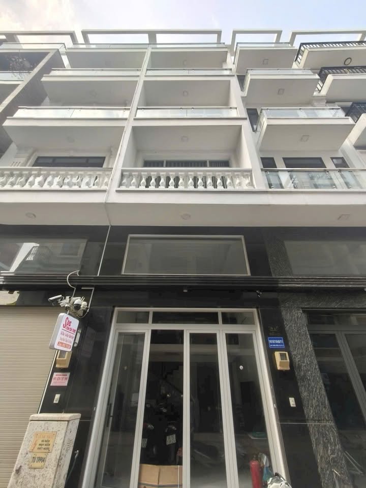 Nhà 4 tầng Đường Lạc Long Quân, Quận 11, 56m² giá 4 tỷ - Sẵn sàng nhận nhà đầu tháng 2/2026!