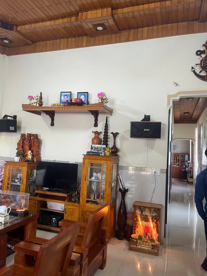 Nhà 1 tầng tại thị trấn Đắk Mil 180m² giá 3,3 tỷ - Sẵn sàng vào ở với nội thất đầy đủ!