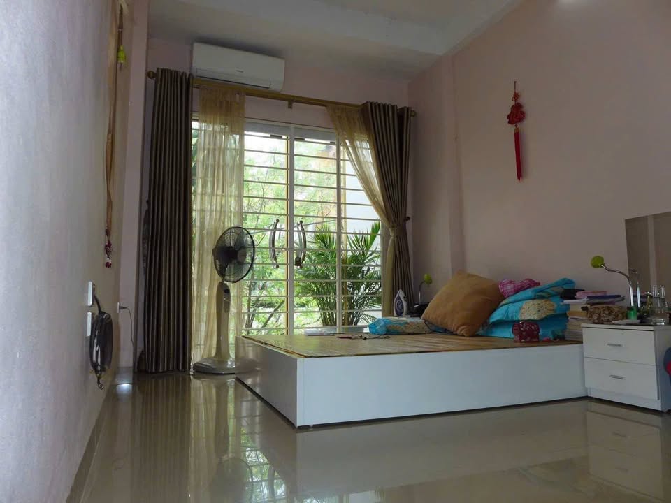 Nhà cho thuê tại Vạn Phúc, Hà Đông 180m² giá 10.5 triệu - Đầy đủ nội thất, sẵn sàng vào ở!