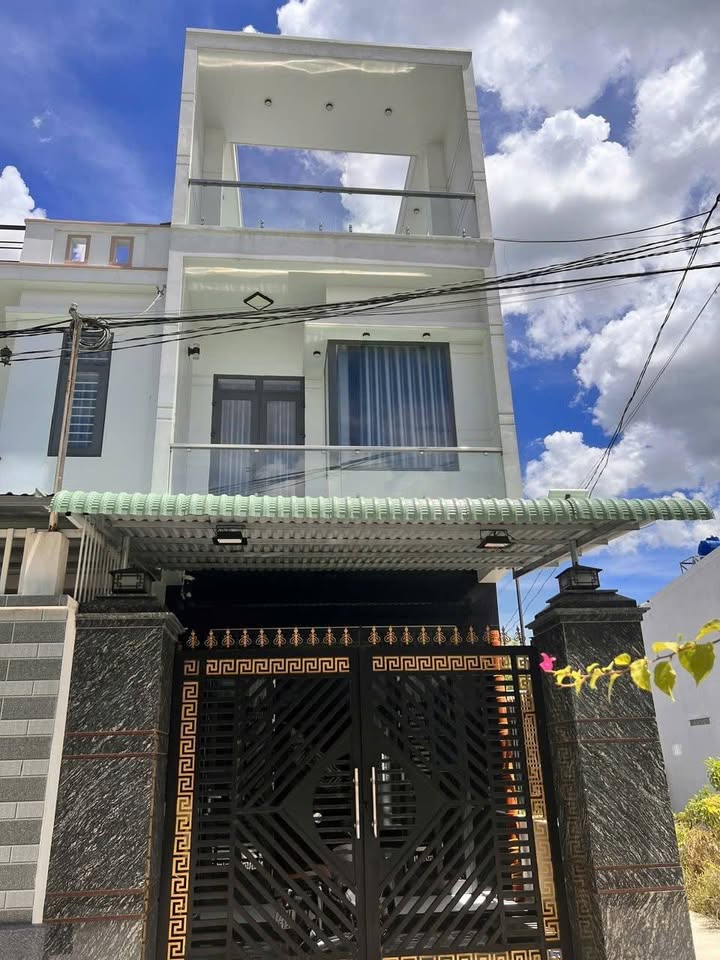 Nhà đẹp Quảng Tín, Phước Lộc 81.6m² chỉ 2 tỷ - Sẵn sàng vào ở!