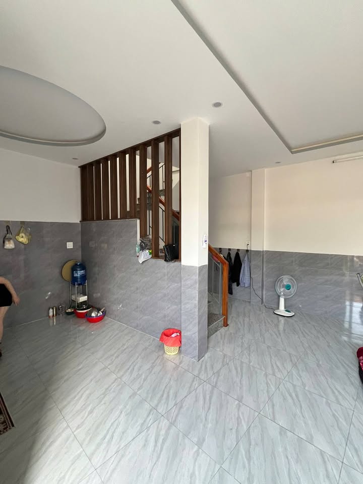 Nhà 1 mê hẻm rộng Âu Cơ, Pleiku 40m² giá 1.05 tỷ - Đầu tư sinh lời lý tưởng!