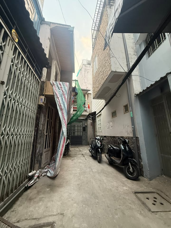 Nhà bán Quận 4 - Đoàn Văn Bơ 15m² giá 2.6 tỷ - Hàng hiếm, thương lượng ngay!