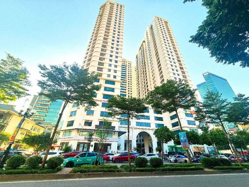 Căn hộ Central Point 219 Trung Kính 136m² giá thỏa thuận - Căn góc, tầng đẹp, tiện ích bạt ngàn!