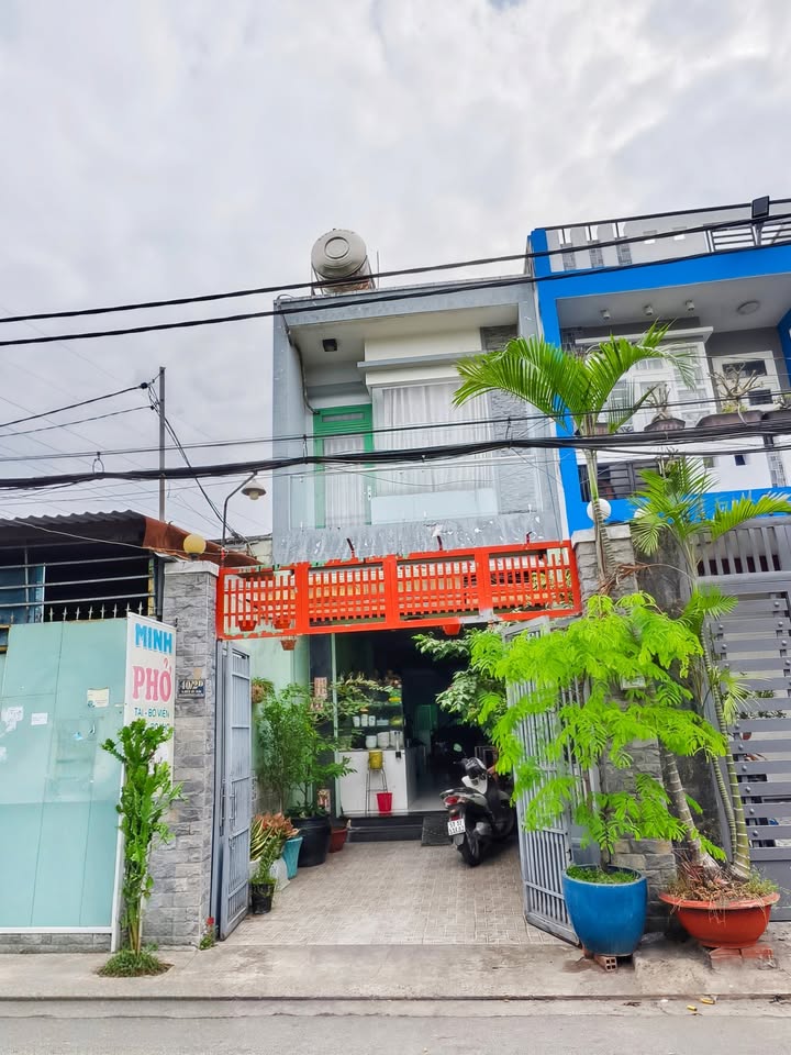 Nhà phố hẻm xe hơi Miếu Gò Xoài 104m² giá 6.6 tỷ - Sẵn sàng vào ở!