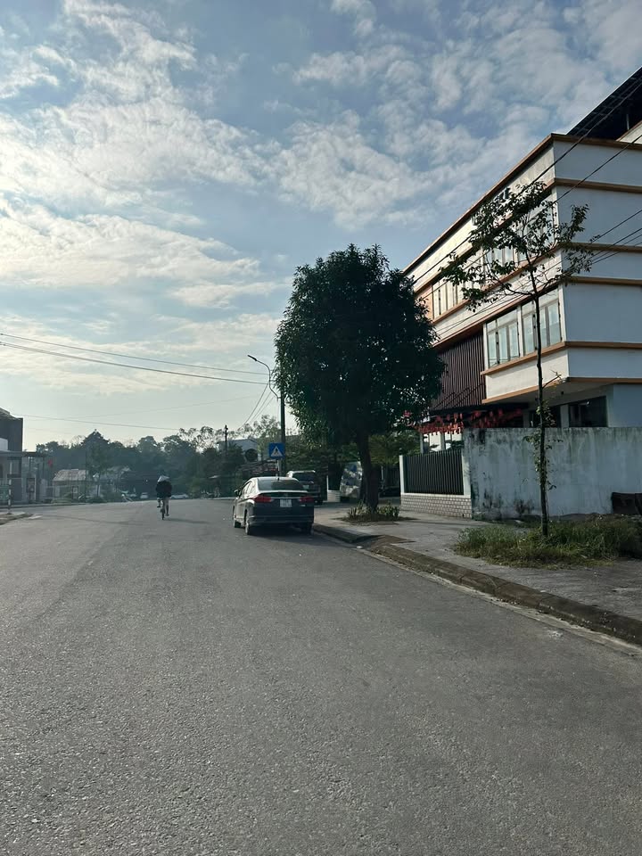 Bán gấp FrontHouse Trường Đúc 900m² giá 4 tỷ - Mặt tiền 6m thuận tiện kinh doanh!