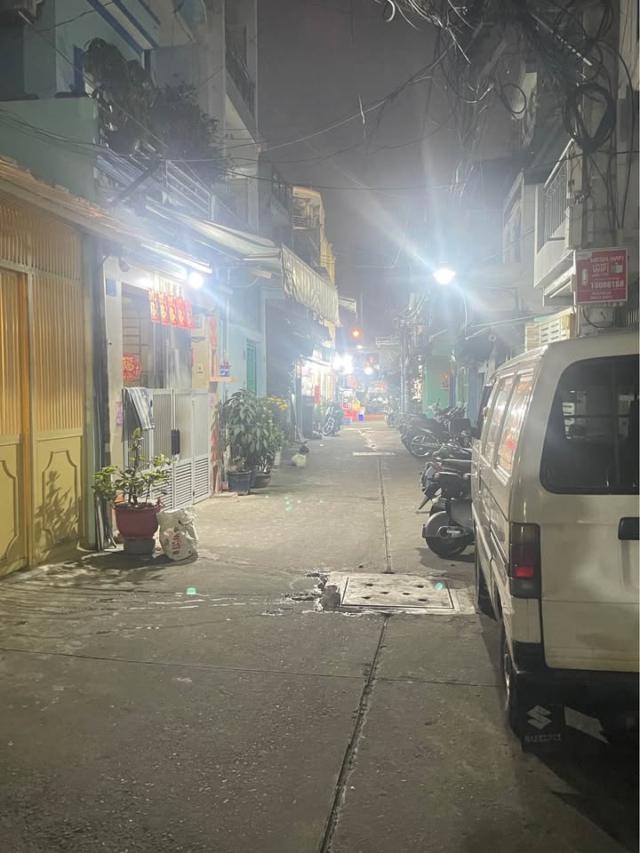 Nhà phố ẩm thực Hà Tôn Quyền, Quận 11, 40m² giá 7.1 tỷ - Kinh doanh đa ngành nghề!