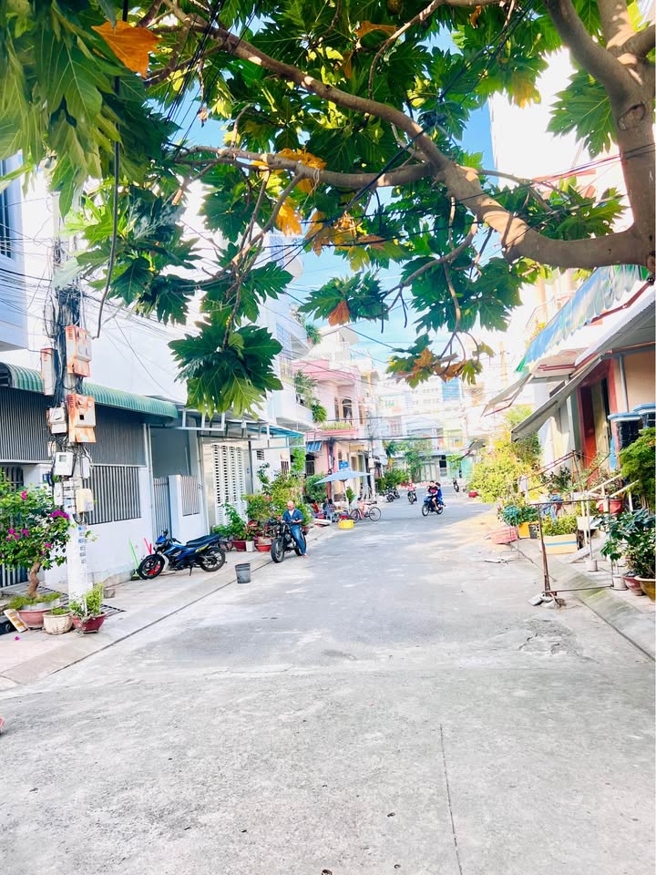 Nhà Gác Lửng Nha Trang 66m² giá 5.8 tỷ - Gần biển chỉ 500m!