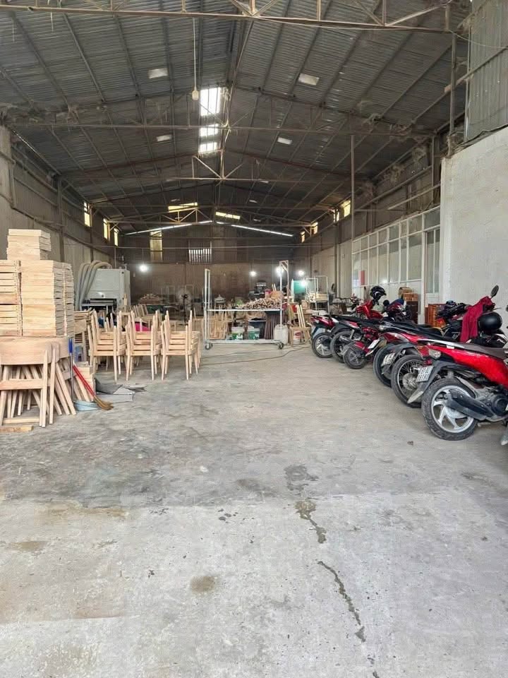 Nhà xưởng mặt tiền Trương Văn Vĩnh, Tân Đông Hiệp 400m² giá 8 tỷ - Đầu tư sinh lời ngay!