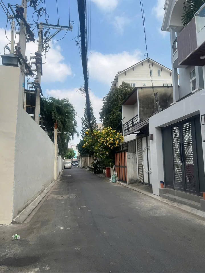 Nhà bán tại Hẻm 63 Lý Chiêu Hoàng, Quận 6, 68m² giá 8.55 tỷ - Nhà mới hoàn thiện, vào ở ngay!