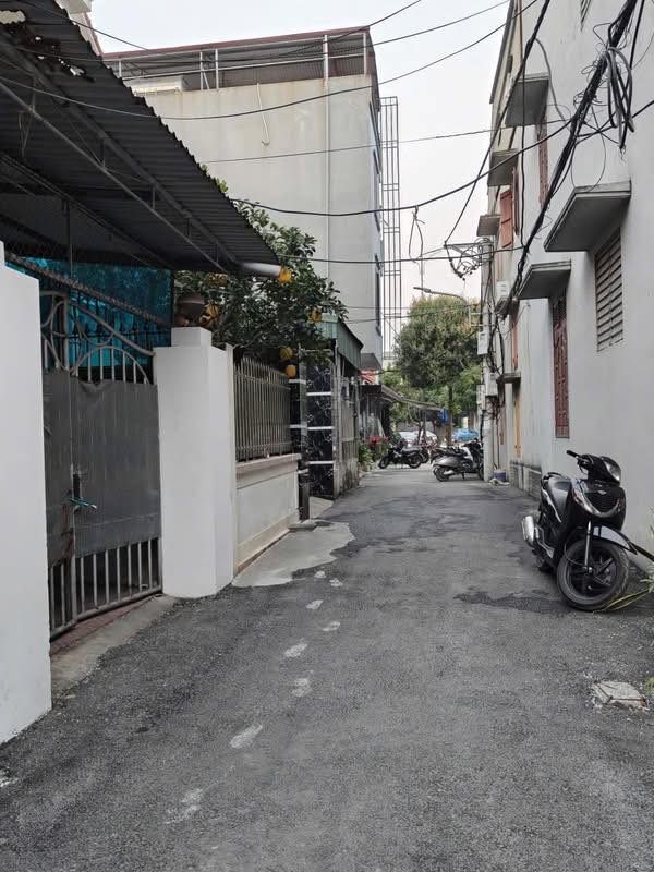 Nhà cấp 4 Phường Phù Vân 77m² giá 2.9 tỷ - Ô tô đỗ cửa, gần Đại học Công nghiệp!