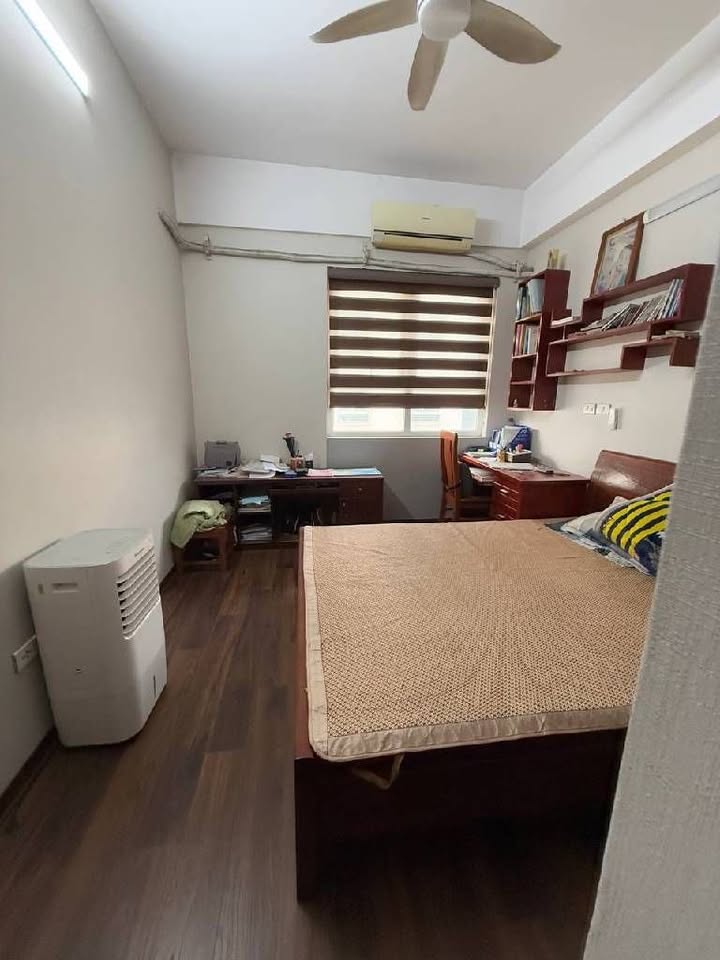 Nhà lô góc Hồ Tùng Mậu 37m² giá 9.x tỷ - Vị trí hiếm, đầy tiềm năng!