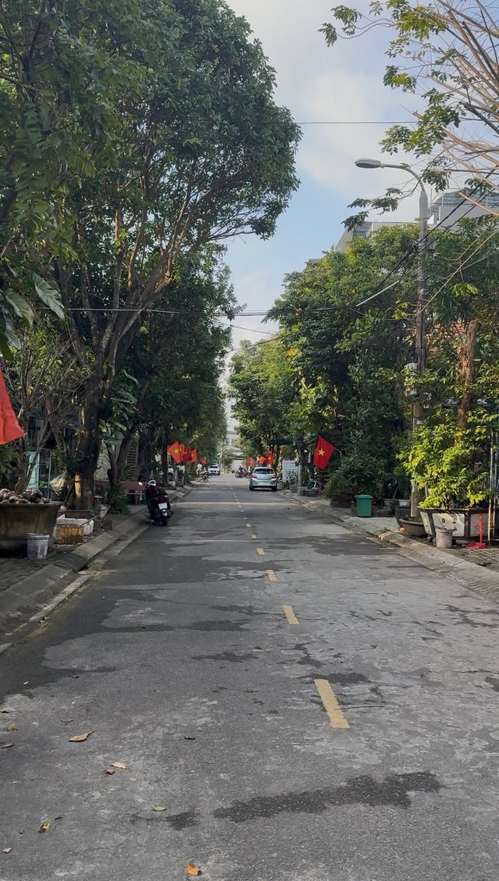 Đất biển Sơn Thủy Đà Nẵng 115m² giá 7.1 tỷ - Sổ đỏ chính chủ, gần biển!