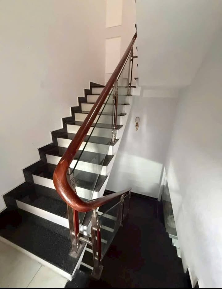 Nhà bán tại Hóc Môn 72m² giá 2.75 tỷ - Sổ hồng riêng, thương lượng ngay!