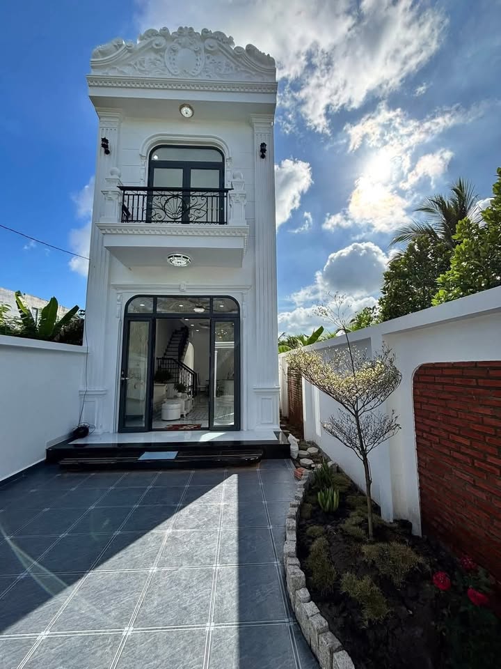 Nhà Tân Cổ Điển 205m² tại Phường Trung An, Mỹ Tho - Chỉ 3.36 tỷ, Sẵn Sàng Vào Ở Ngay!