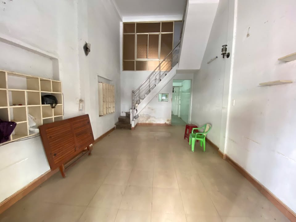Nhà cho thuê 2 tầng mặt tiền Chu Văn An, Hải Châu 40m² - Thích hợp ở kết hợp kinh doanh!