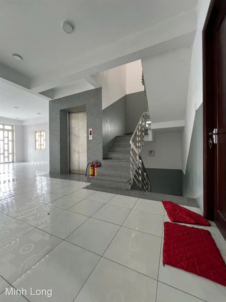 Cho thuê toà nhà 5 tầng mặt tiền nhánh Tô Ký, Quận 12 - Giá chỉ 30 triệu/tháng!