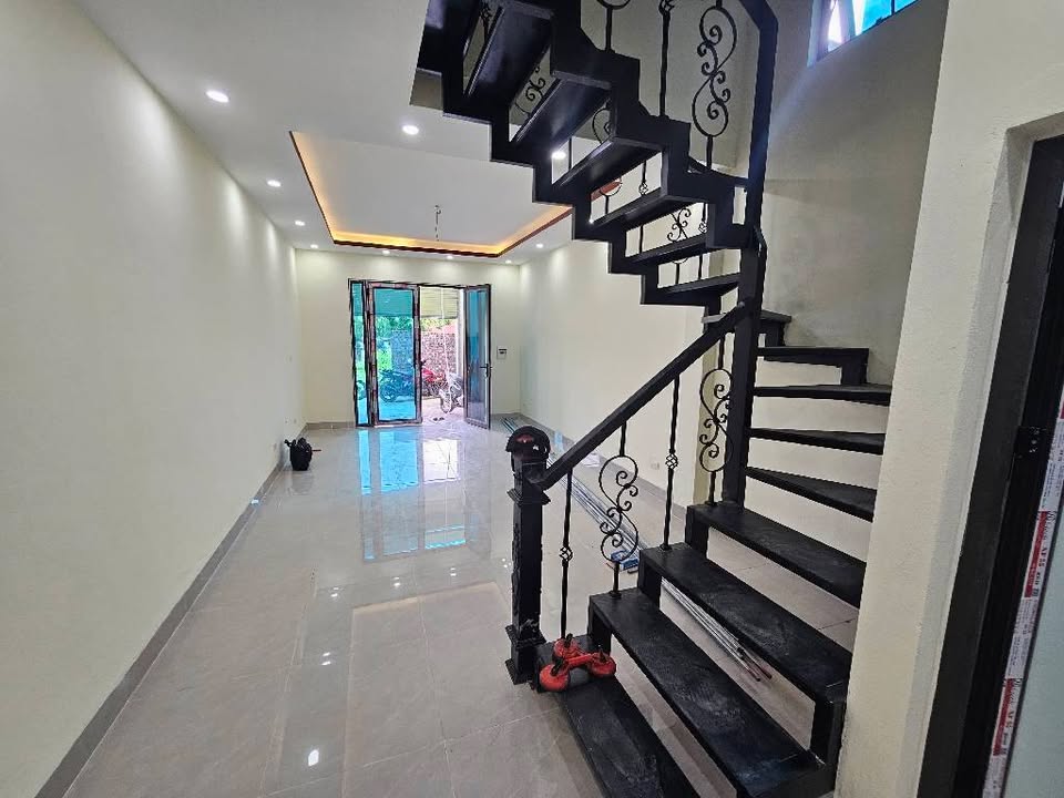 Nhà Tả Thanh Oai 60m² giá 2.5 tỷ - Ô tô đỗ gần, thương lượng tốt!