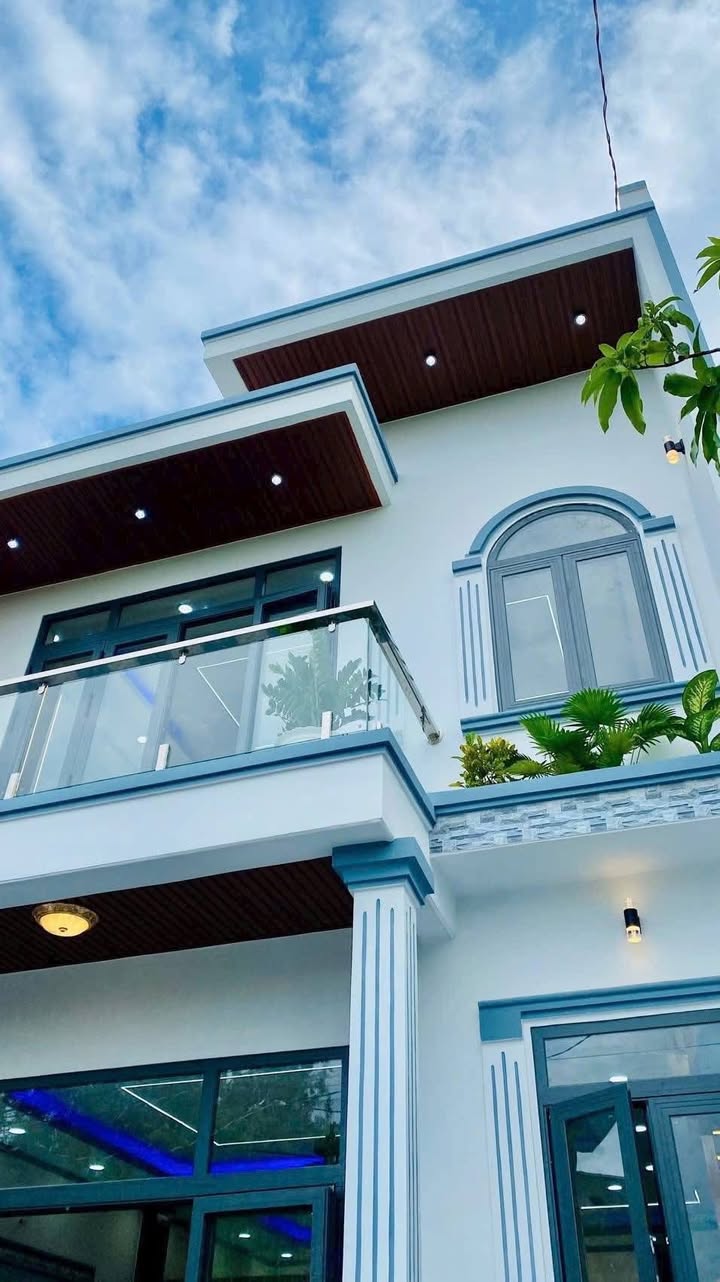 Nhà bán Ấp Tràm Lạc, Đức Hòa 108m² giá 2.55 tỷ - Sổ hồng hoàn công, hỗ trợ ngân hàng!