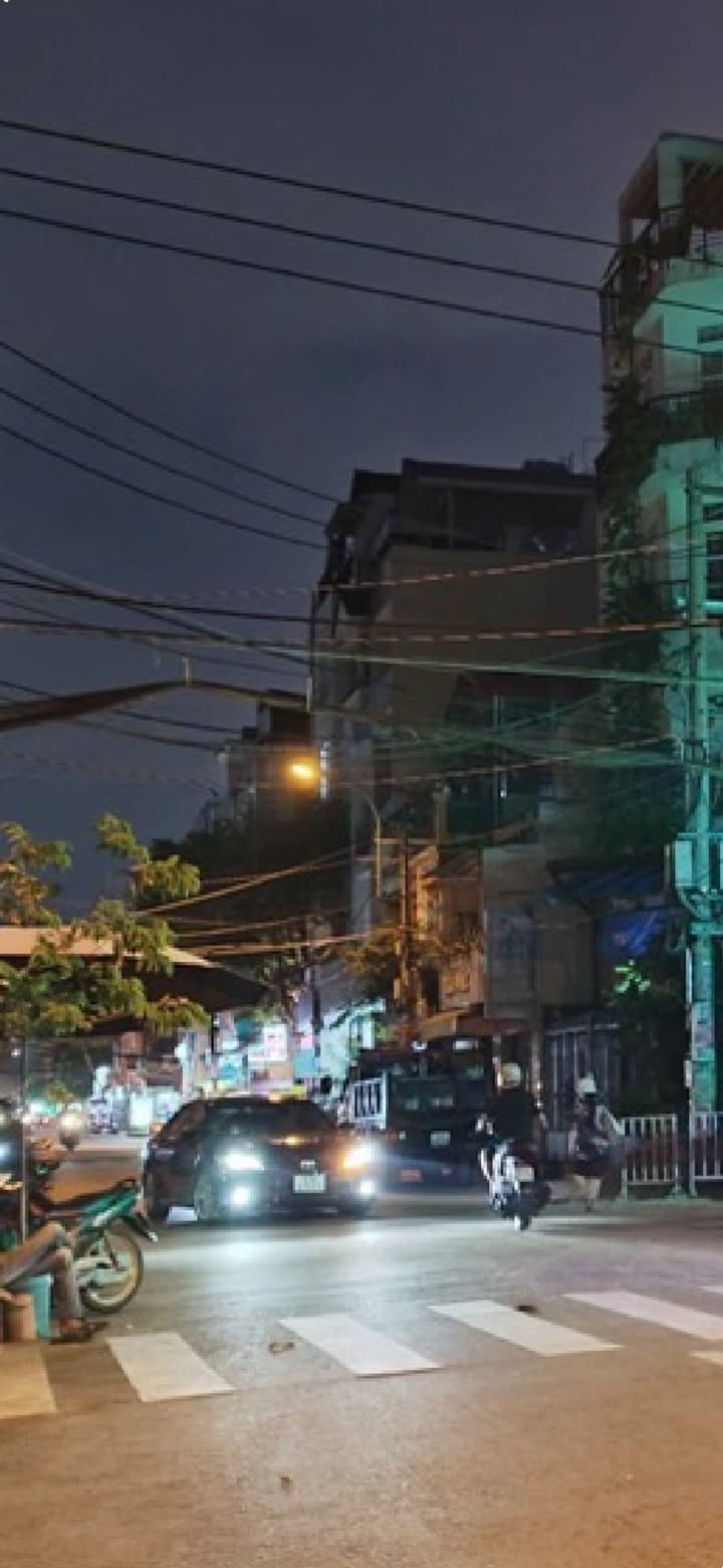 Nhà mặt tiền Đông Hồ, Quận 8 - 40m², 4 tầng, chỉ 9 tỷ - Đầu tư sinh lời ngay!