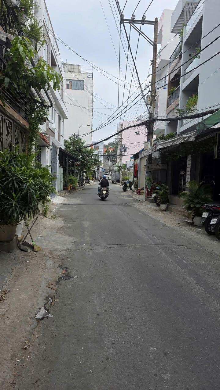 Nhà phố Tô Hiệu, Quận Tân Phú 52m² giá 7.7 tỷ - Hẻm xe tải 8m thông thoáng!