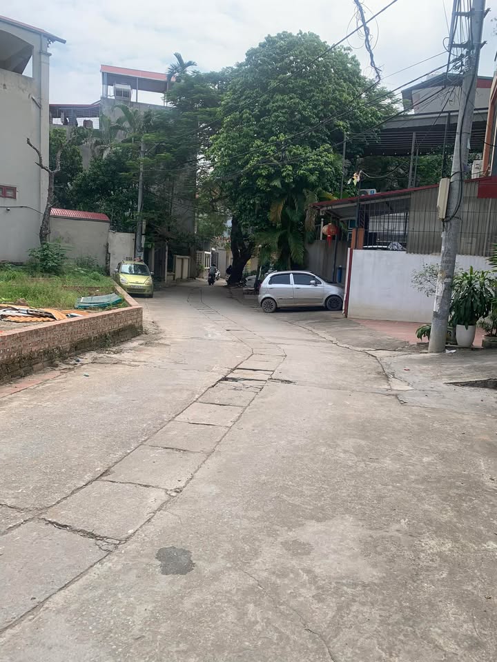 Nhà cho thuê khu đầu cầu Treo, Sơn Tây - Diện tích thoáng mát, giá thỏa thuận!