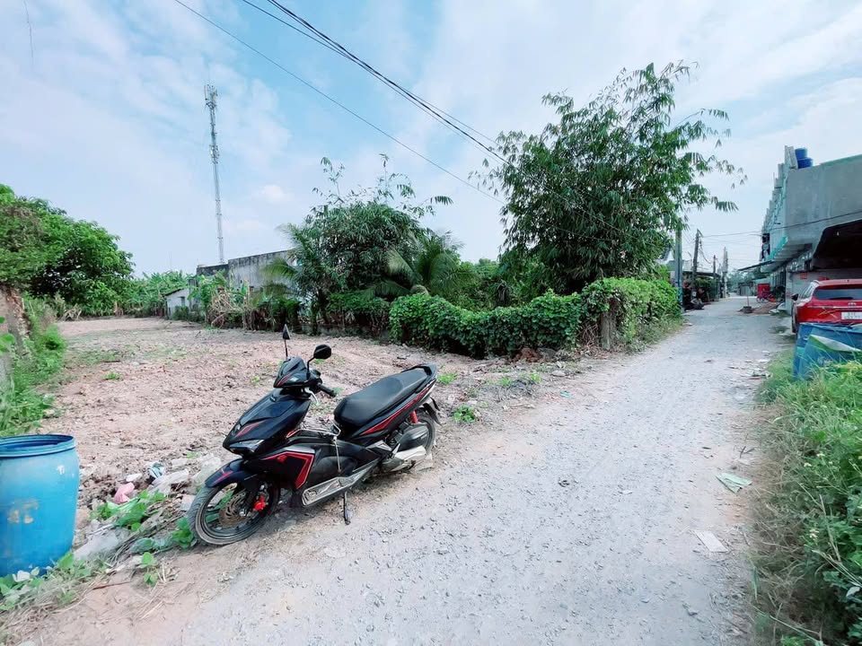 Đất nền 700m² tại Ấp Bình Tiền 1, Xã Đức Hòa - Giá 4.35 tỷ, Sổ hồng chính chủ!