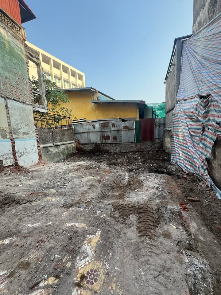 Đất nền 100m² tại Nguyễn Văn Cừ, Long Biên - Giá cả hợp lý, cơ hội hiếm có!