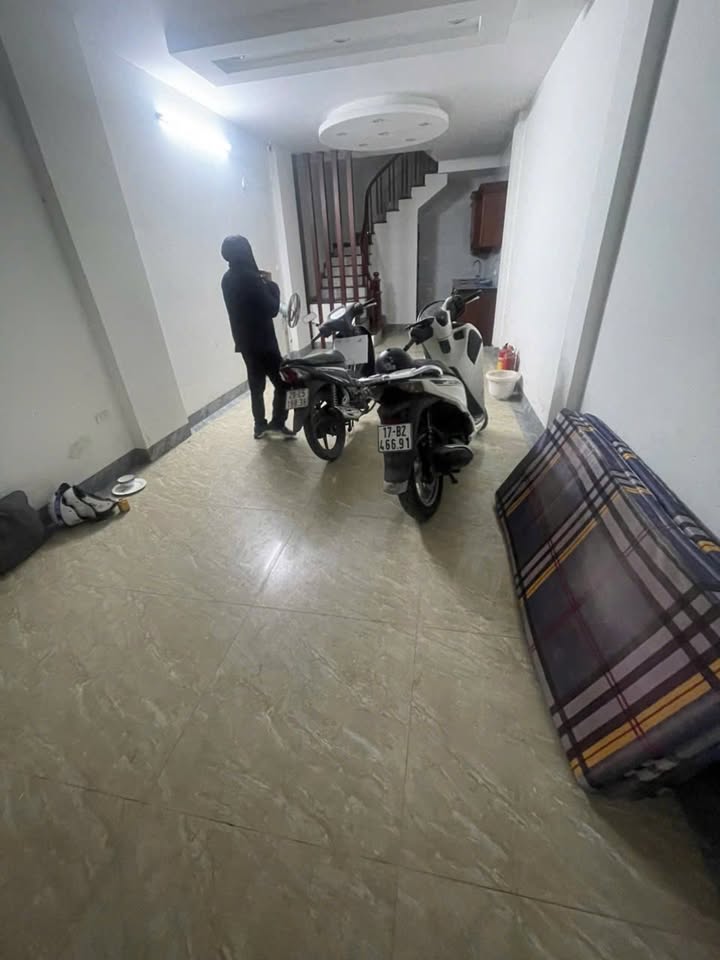 Nhà cho thuê ngõ 3 gác Phú Diễn, Bắc Từ Liêm 270m² - Full nội thất, giá tốt!